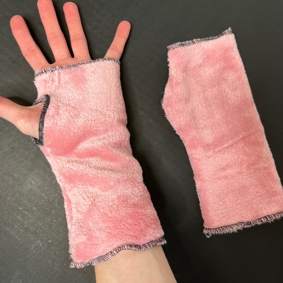 Pink Fleece Fingerless Gloves Winter Fuzzy Hand Warmers Warm Arm Sleeves - Picture 5 of 5